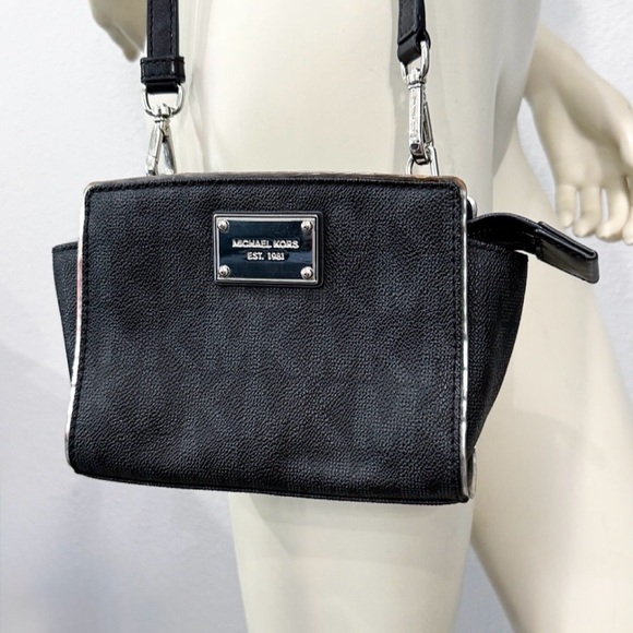 Michael Kors Handbags - Michael Kors Selma Small Black Saffiano Leather Crossbody